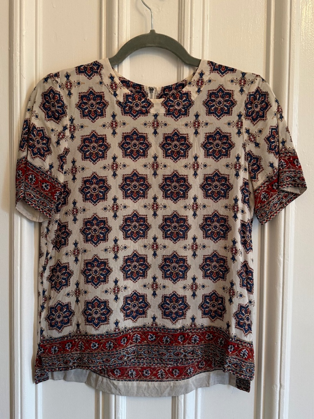 Madewell Women's Silk Short Sleeve Blouse - Cream Blue Red Patterned - Size XS